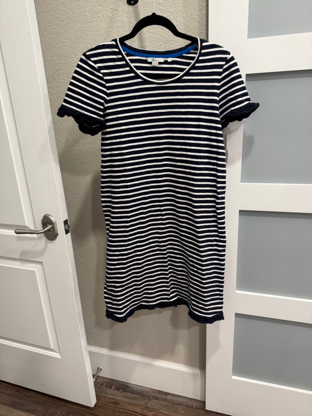 Boden brand Striped Navy and White Short Sleeve Knit Dress Size Med